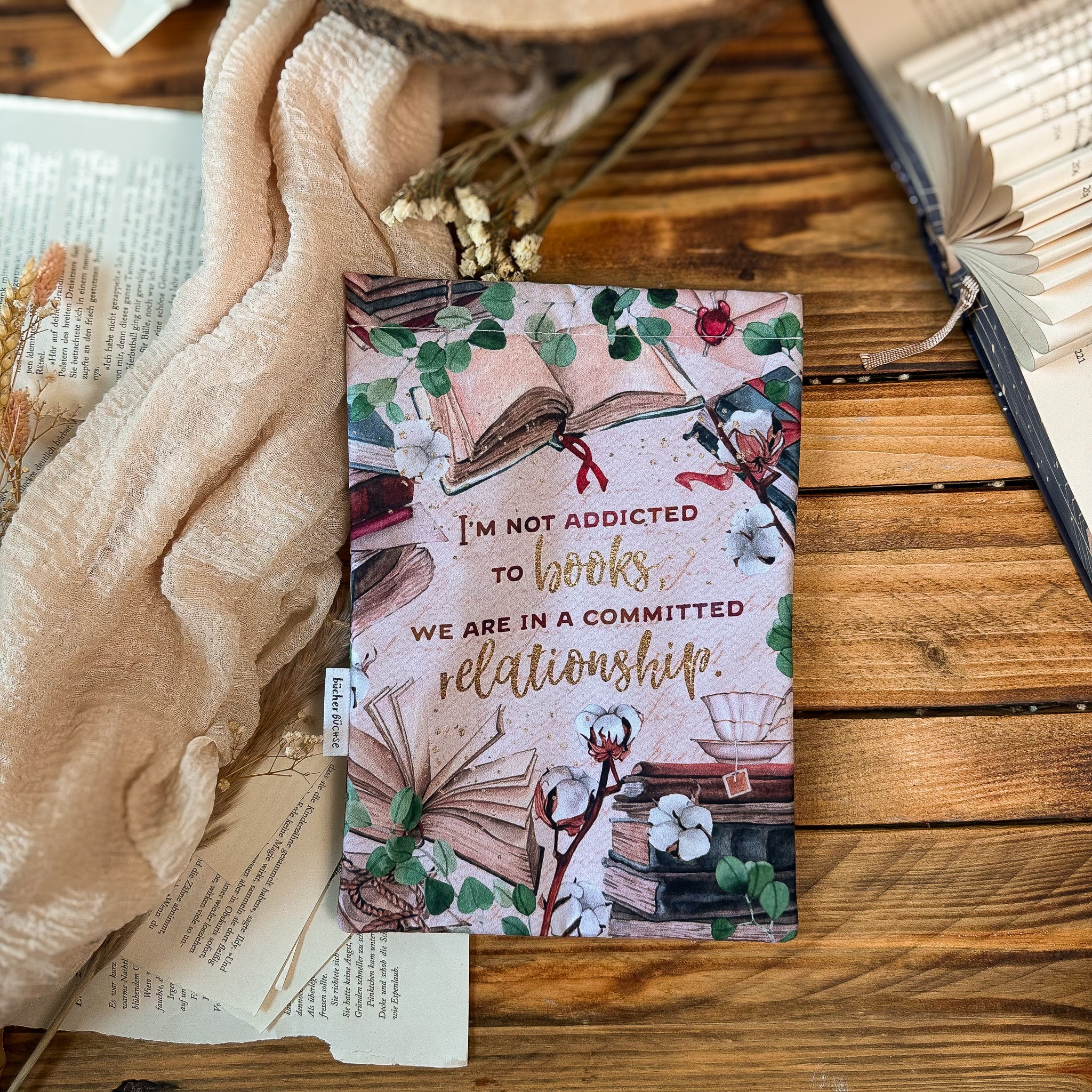 Buchhülle "Committed relationship"