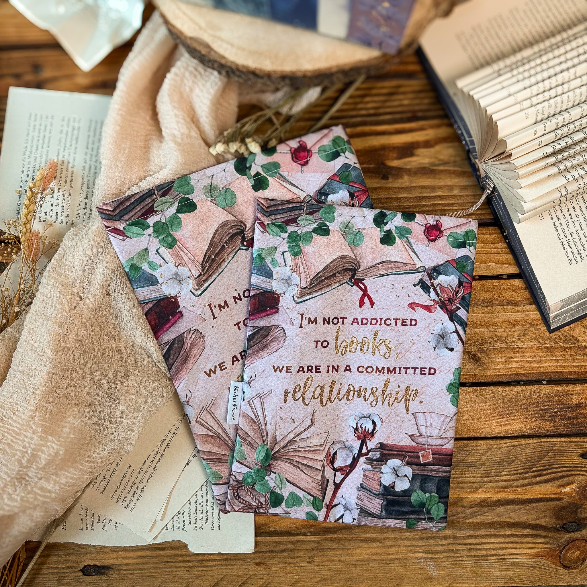 Buchhülle "Committed relationship"