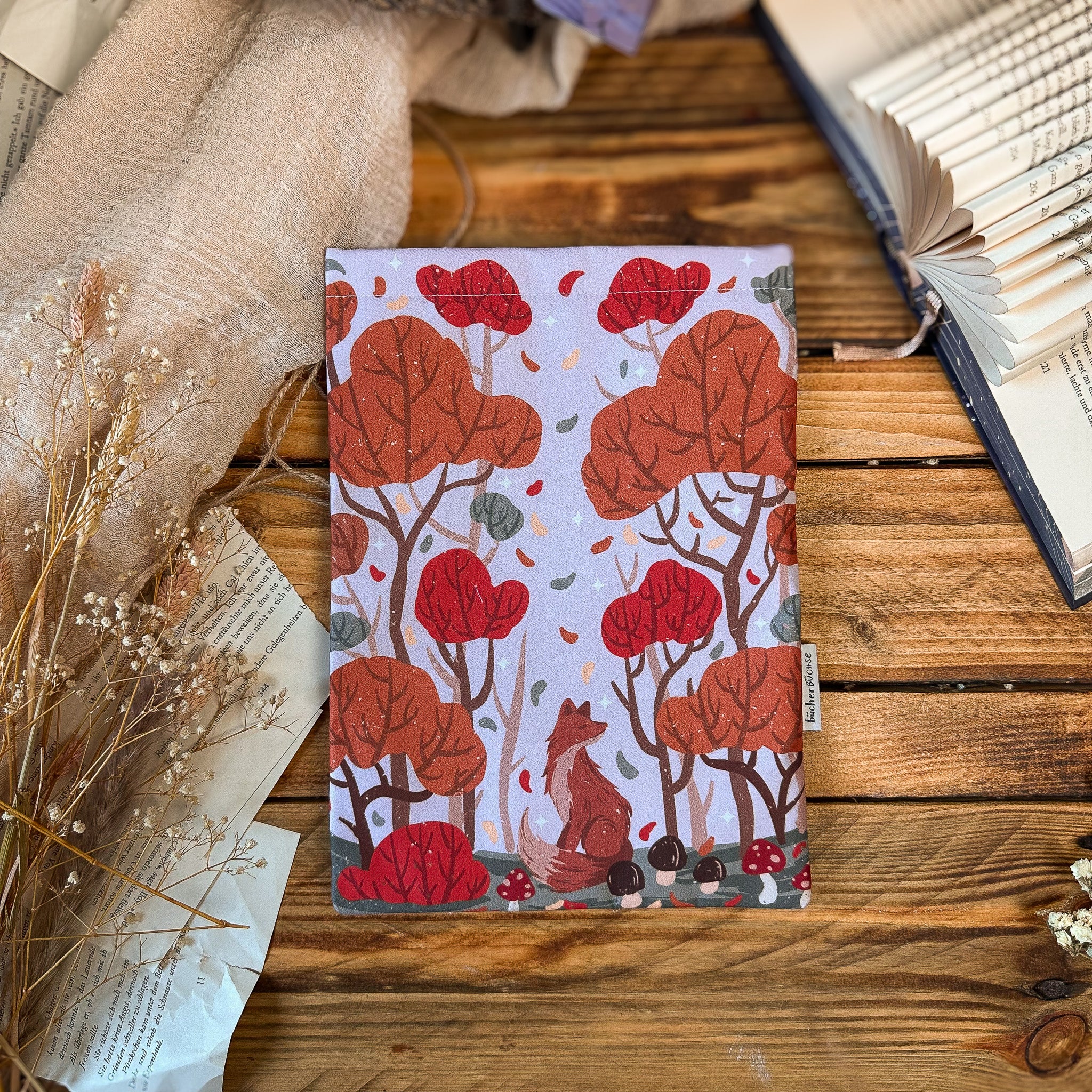 Buchhülle "Golden Autumn" von @carmen.dmdesign