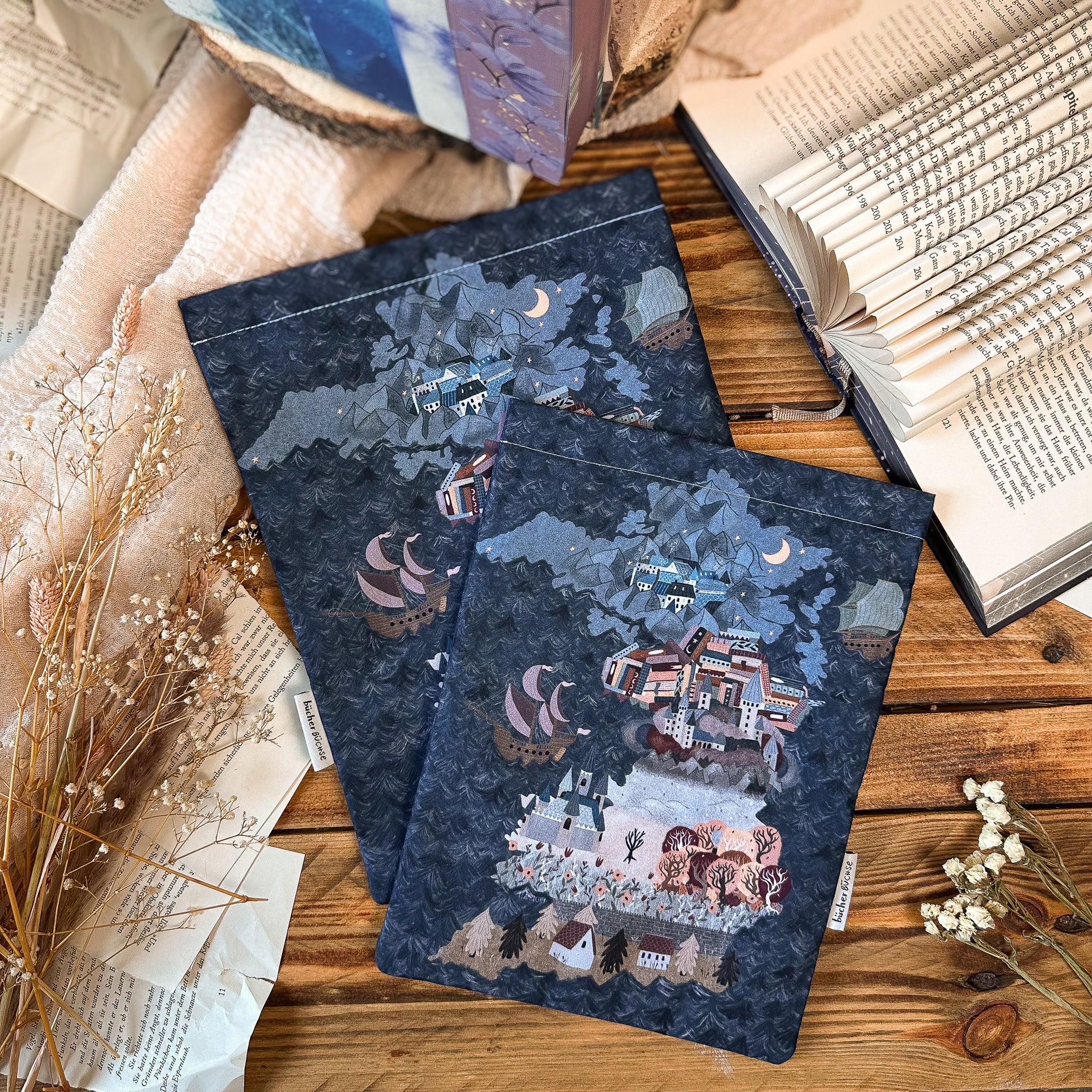 Buchhülle "Das Reich der sieben Höfe" von @leamelcher